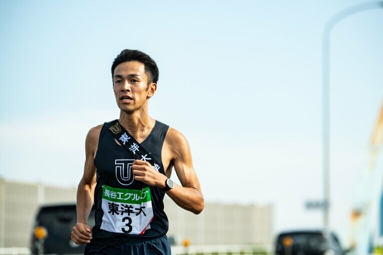 2020年の箱根2区で前人未到の1時間5分台をマークした相澤もこの年のガクセキ出身　©Yuki Suenaga