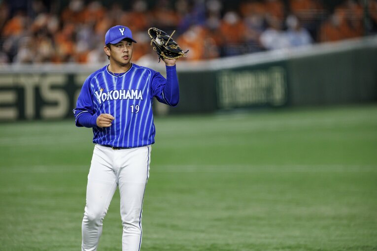 6月21日、巨人戦で登板する山﨑　©Kiichi Matsumoto