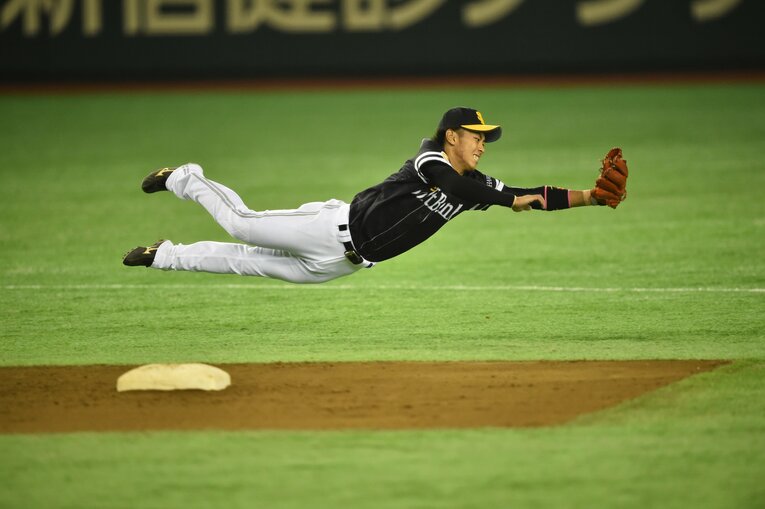 「う、うますぎる…」【今宮の天才プレー集】20枚超／2015年　©Hideki Sugiyama