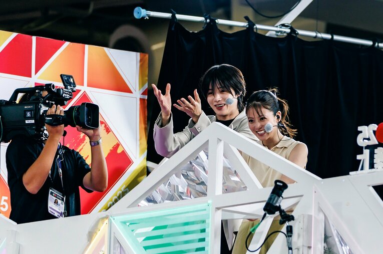 世界陸上の中継を盛り上げたKと今田美桜（写真はまだまだ続きます）　©︎Kiichi Matsumoto