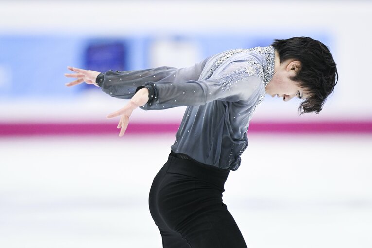 「昌磨のマジックを見せて！」世界王者・宇野昌磨を奮起させたランビエル・コーチの激励…300点超えに「スーパーエキサイティング」(41)