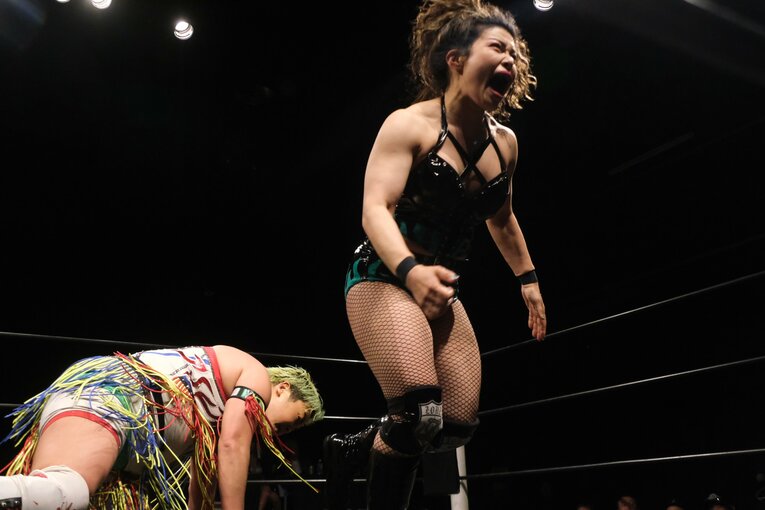 「圧倒される肉体美」を目指す新人女子プロレスラー…コンテストにも出場するZONESが語る“理想像”「実は体重が10kg減ったんです」(72)