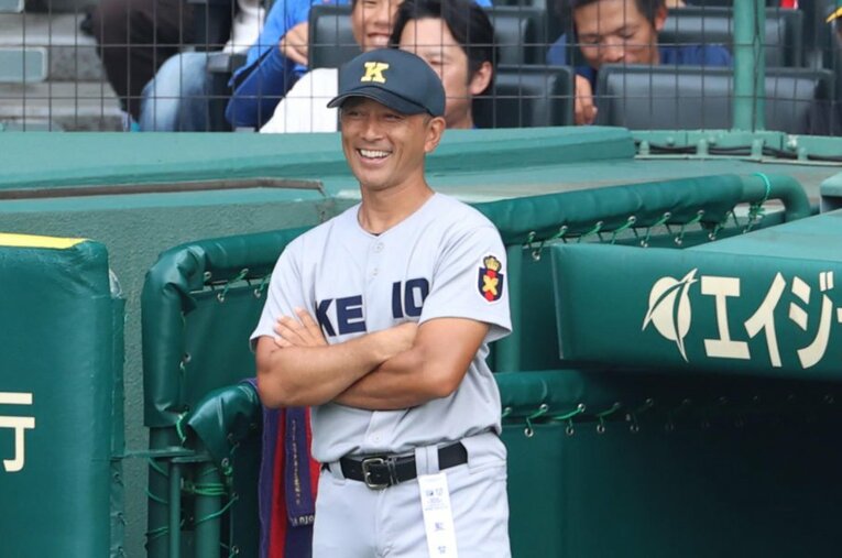 3回戦では広陵を延長戦の末に破り、19日準々決勝で沖縄尚学と対戦予定の慶応。優勝候補に挙げられる同チームの森林貴彦監督には理想のチーム像があるという ／ photograph by Sankei Shimbun