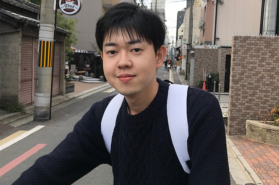 かるた界に誕生した異端の新名人。粂原圭太郎が語る伝統への挑戦。<Number Web> photograph by Jun Ikushima