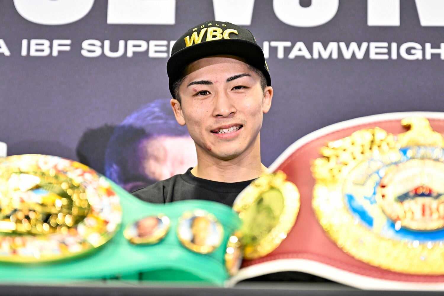 試合後、安堵の表情を浮かべる井上尚弥　©︎Hiroaki Yamaguchi