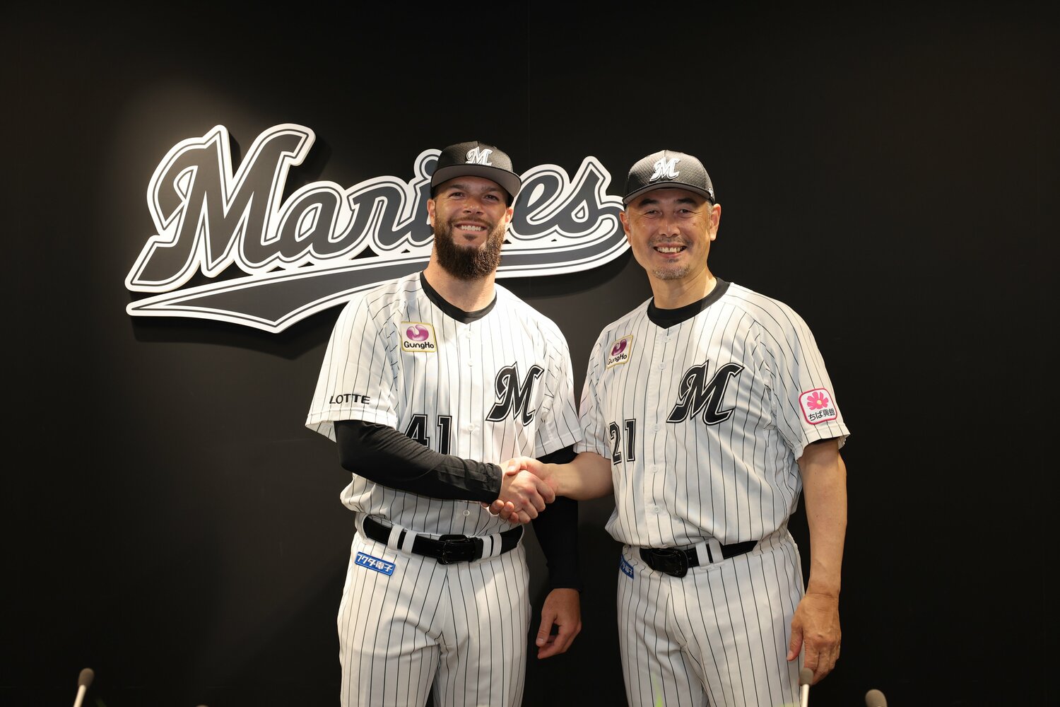 吉井監督は「戦力」に加えてチームに与える影響力も期待している ©︎Chiba Lotte Marines