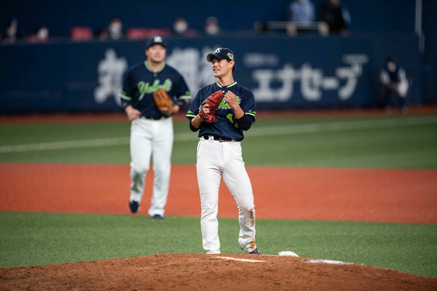 オリックスを完封し、ガッツポーズをする高橋　©️Nanae Suzuki