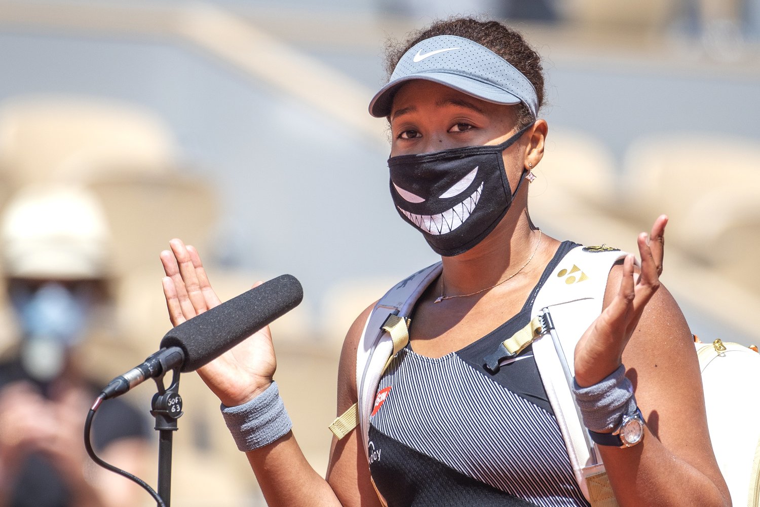 今年の全仏オープンでインタビューに応じる大坂