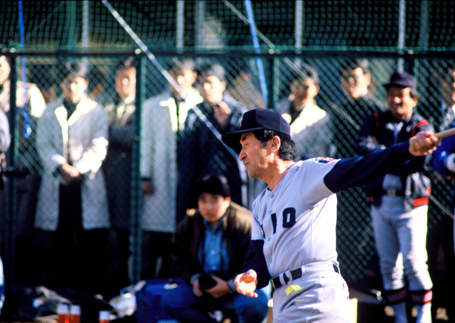 元プロ野球選手でキャスターや解説者としても知られる佐々木信也（写真は1988年。慶應大野球部100周年イベントで） ©BUNGEISHUNJU