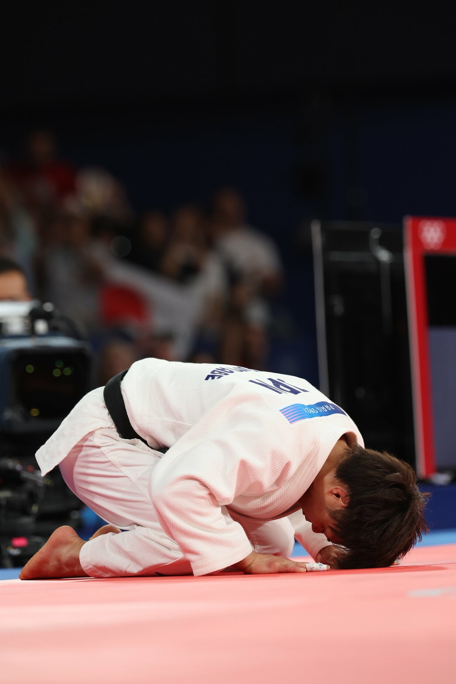 畳から下がるまえに阿部は正座し、深々と頭を下げた　©Higashikawa Tetsuya/JMPA