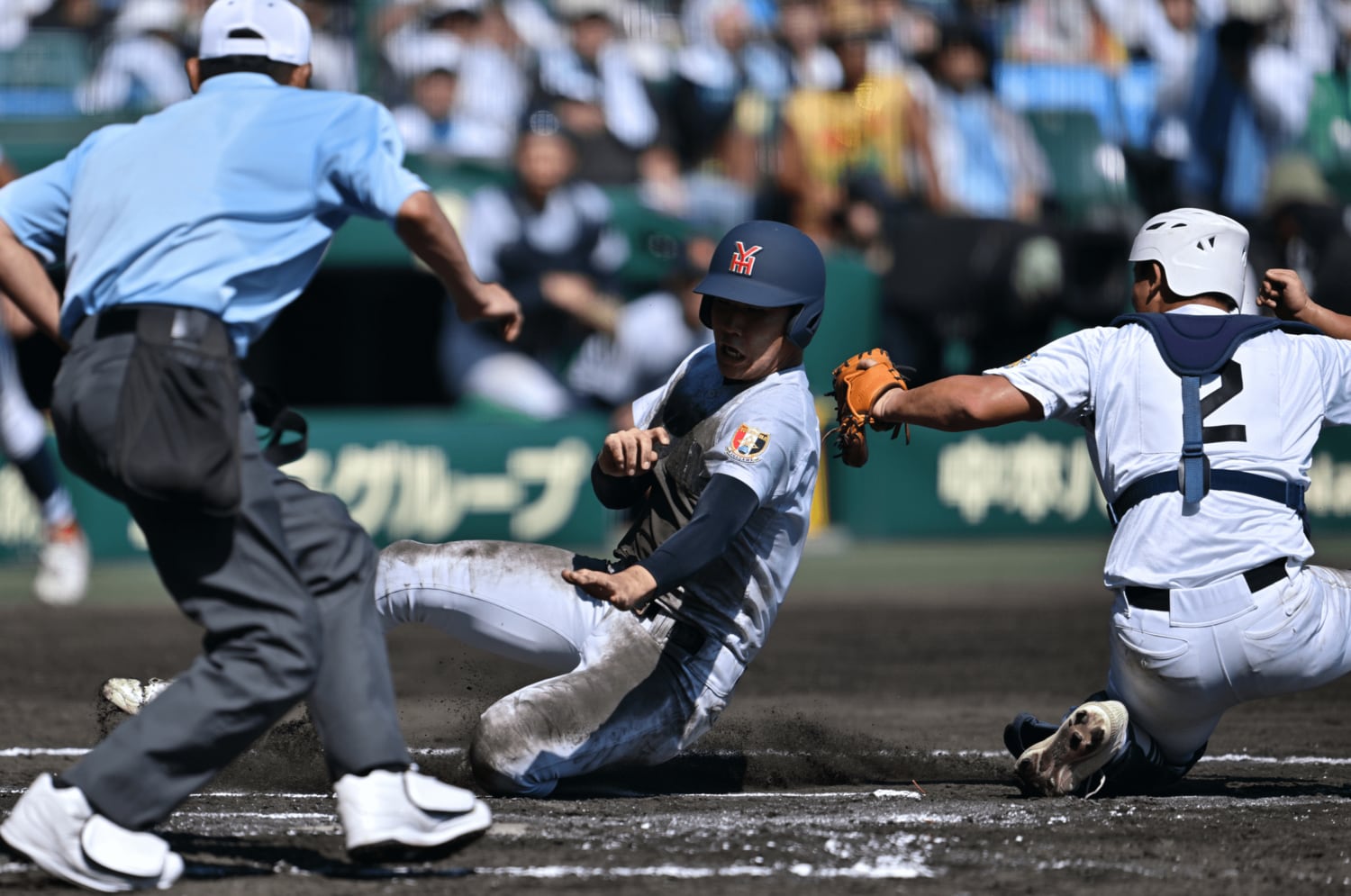 甲子園で“2つの誤審疑惑”「白線の上にボールが落ちた…」横浜vs県岐阜商、波乱のウラ側…密着記者が聞いた、県岐阜商の証言「監督に怒られるので…」＜Number Web＞ photograph by Hideki Sugiyama