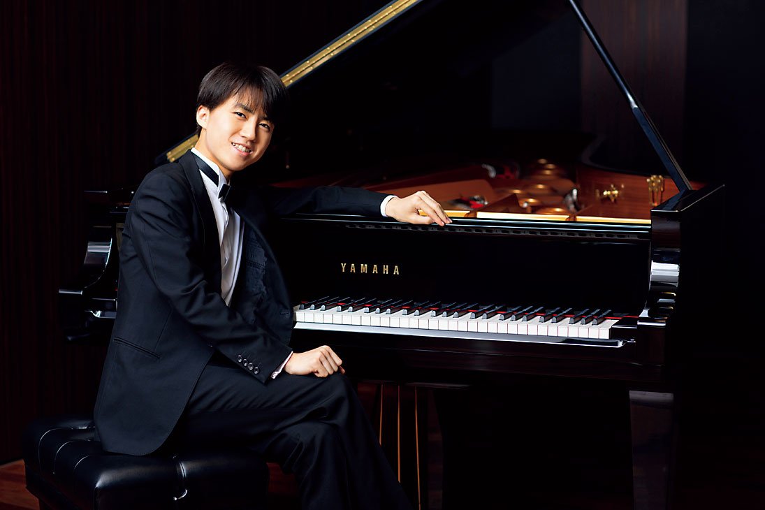 1999年10月16日、福島県生まれ。ピアニスト。2012年3月、クラシックの日本人ピアニストとして最年少の12歳でCDデビュー。'18年浜松国際ピアノコンクールにて、日本人歴代最高第2位に輝く。'19年3月に第29回出光音楽賞受賞。国内外で演奏活動を行っている　©Ariga Terasawa