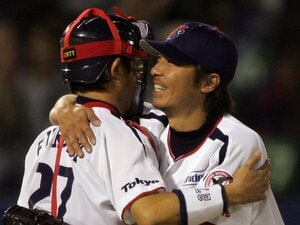 「もう二度と、スワローズと関わりたくない」高津臣吾が味わった絶望…古田敦也も絶句「この人は何を言っているんだ」「敬意、感謝はないのか…」