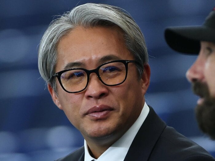 “専属契約なし・取材パスなし”で引っ張りだこの「ノーブランド」野球解説者・五十嵐亮太のサービス精神の源流は「野村克也監督の嫉妬深さ」!?<Number Web> photograph by SANKEI SHIMBUN