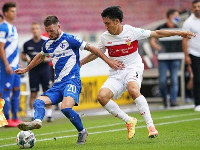 遠藤航、長谷部との共通点と家族愛。冷静で超マイペースな言動の凄み。＜Number Web＞ photograph by Getty Images