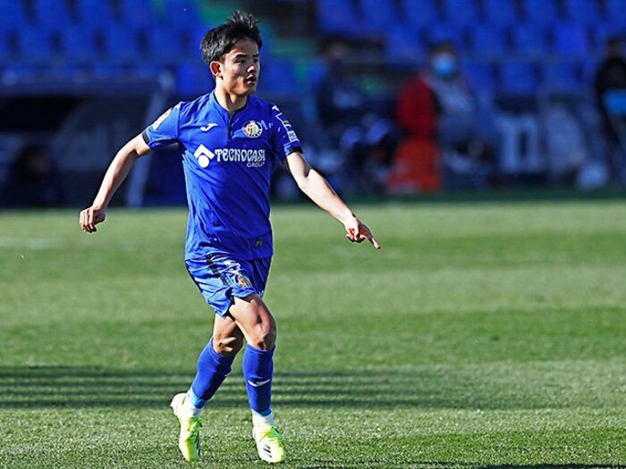 久保建英の不完全燃焼…ソシエダ戦で見えた課題　ヒントはダビド・シルバの“身のこなし”【激写・現地レポート】＜Number Web＞ photograph by Daisuke Nakashima