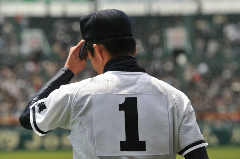 興南のエースとして2010年春の選抜を制した島袋洋奨　©Hideki Sugiyama