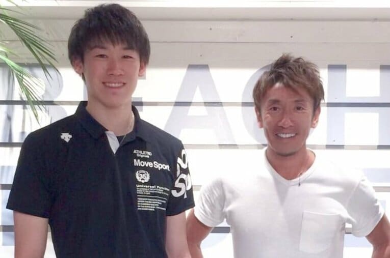 西村晃一（右）と中央大学時代の石川祐希（西村晃一提供） ／ photograph by Koichi Nishimura