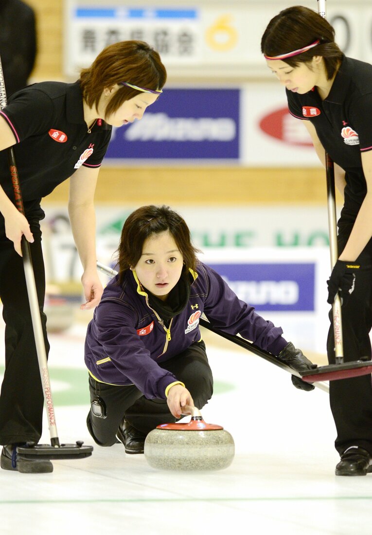【カーリング女子レア写真】2013年の藤沢五月（当時21歳）…写真は右に続きます　©JIJI PRESS