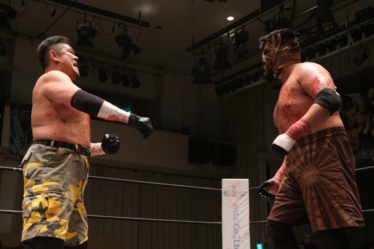 蛍光灯で殴り合い、大流血して…メキシコ人デスマッチファイター「もっと日本にいたい」ビオレント・ジャックの切実な思い「外国人がって…でも、ここがオレの家」(31)