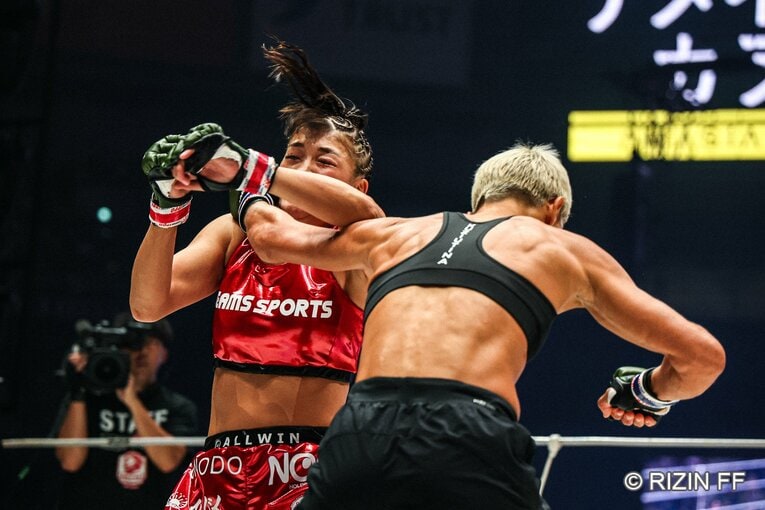 RENAvsクジュティナ　©RIZIN FF