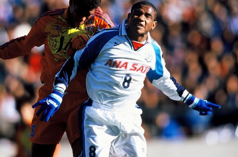 横浜フリューゲルスなどで名ボランチとして君臨したサンパイオ。あの「クラブ消滅劇と天皇杯優勝」についても語った ／ photograph by Naoya Sanuki