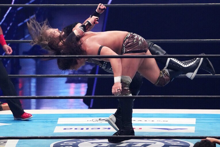 EVILに逆EVILを見舞う竹下幸之介　©Essei Hara