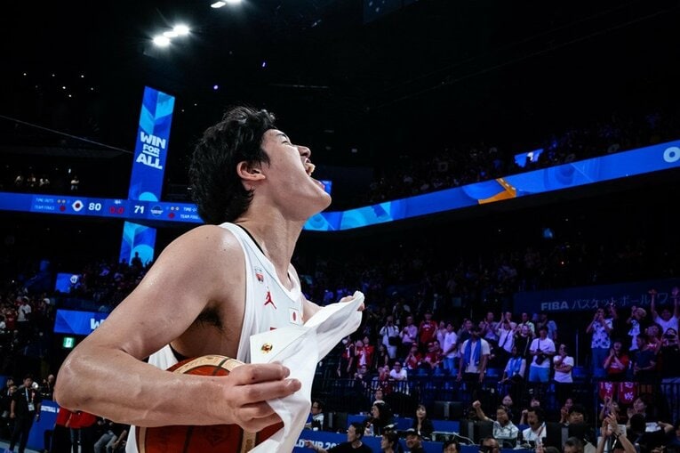 代表引退をかけてW杯に臨んでいた渡邊　©FIBA