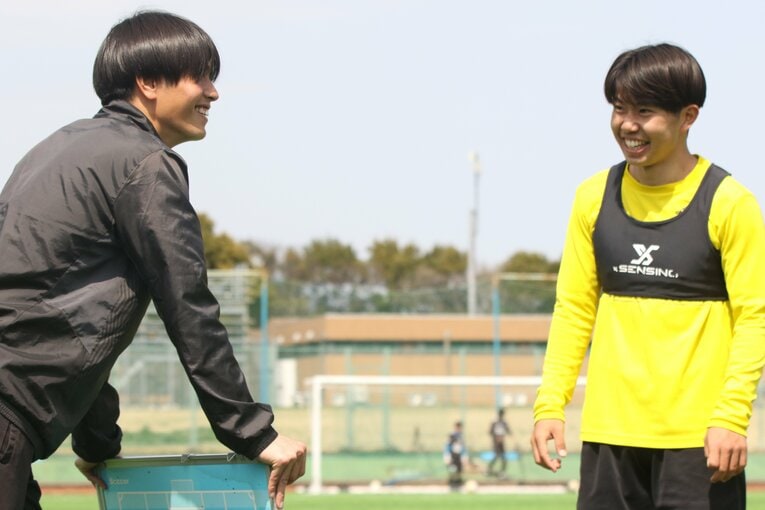 筑波大蹴球部のヘッドコーチに就任した戸田伊吹とチームの中核を担う田村蒼生（共に4年）©︎Takahito Ando