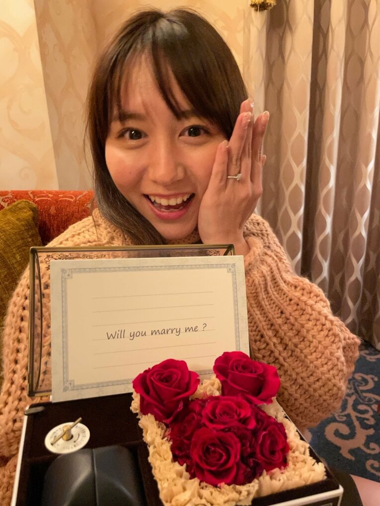 「本当は園内でプロポーズされたかったんですけど、それは主人がさすがに恥ずかしかったらしく、隣接するホテルミラコスタで…」 （写真=本人提供）