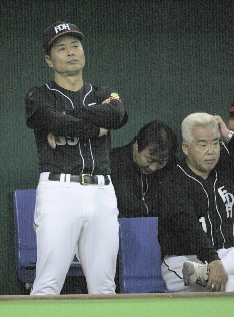 敗色濃厚な展開に厳しい表情を浮かべていた王だったが……　©JIJI PRESS
