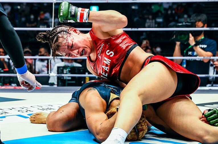 RIZIN.32のメインイベントとして行われたRENAvs山本美憂は衝撃的なKO決着に ／ photograph by RIZIN FF Susumu Nagao