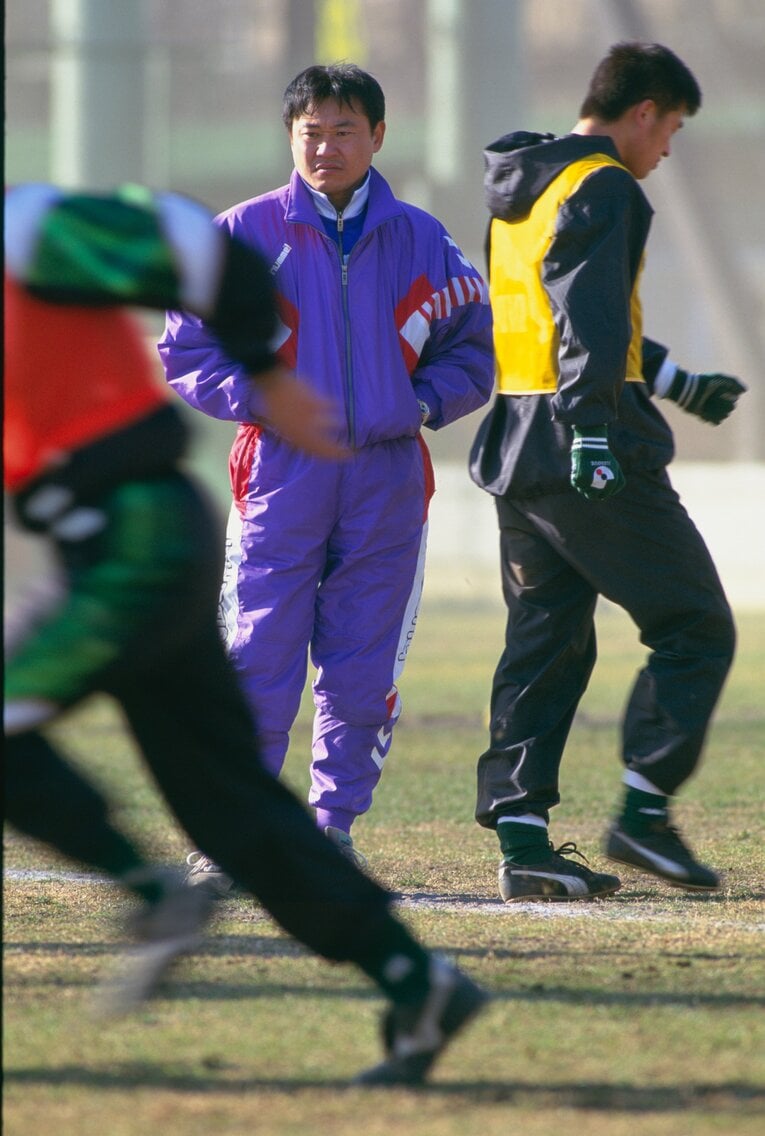 就任当時の松木監督　©Sports Graphic Number