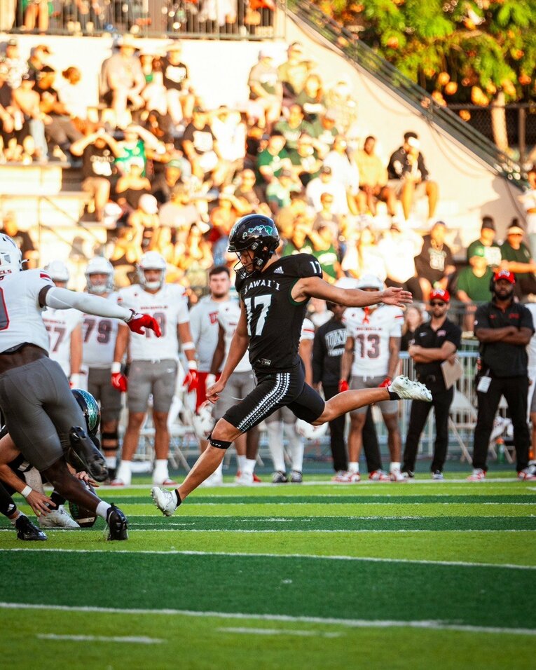 編入2年目からはハワイ大チームの正キッカーとして活躍している松澤／本人提供