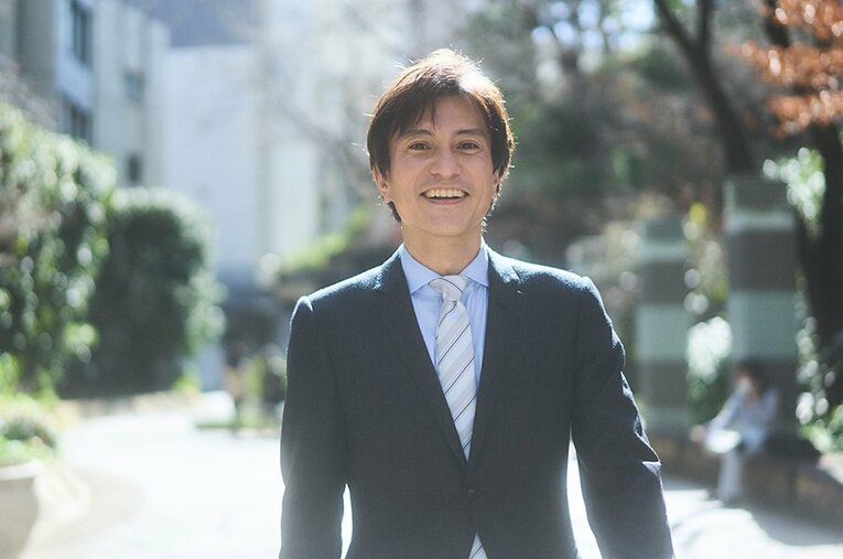 バレーボールや野球、駅伝など多くのスポーツを実況してきたTBS新夕悦男アナウンサー（47歳）。今のスタイルを築く上での“転機”を赤裸々に語った ／ photograph by Yuki Suenaga