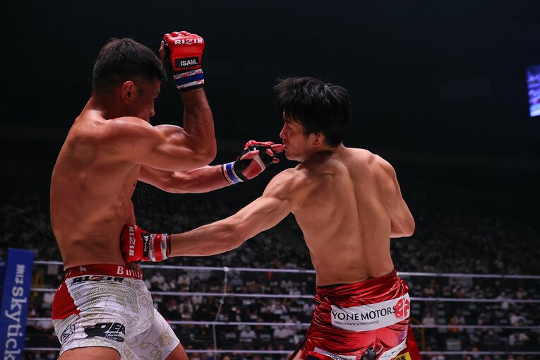 vsアラン“ヒロ”ヤマニハ（判定3-0、2021年9月19日）　©RIZIN