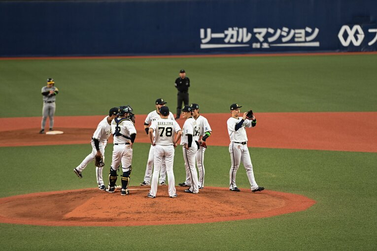 投手の交代が告げられる　©Nanae Suzuki