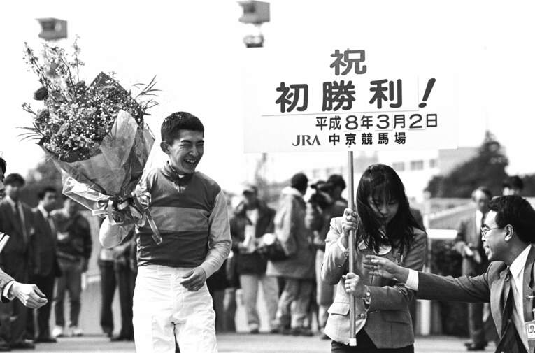 1996年3月2日、初騎乗・初勝利を達成した19歳の福永祐一　©Takuya Sugiyama