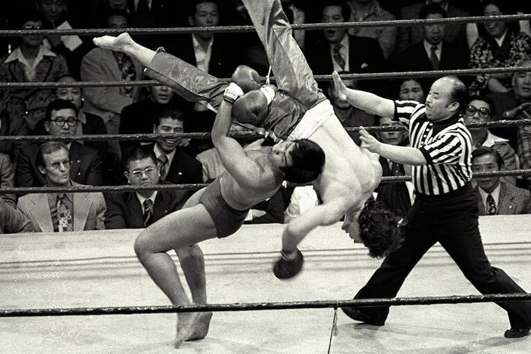 タイガーマスクがもたらした功罪。4月23日の衝撃デビューと負の遺産。(2)