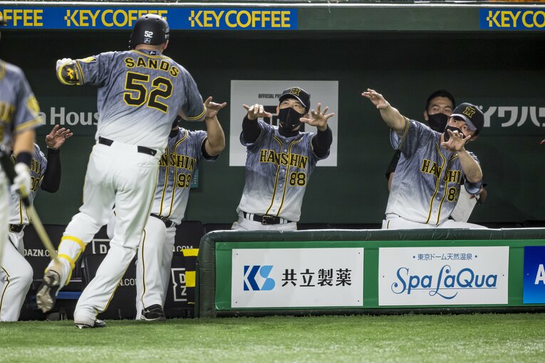 2021シーズンの春先は表情が明るかった矢野監督　©︎Kiichi Matsumoto