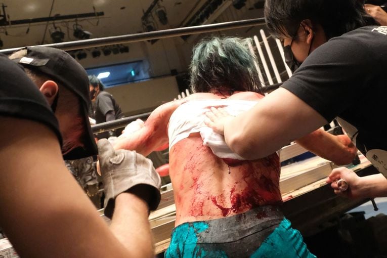 デスマッチファイター・ドリューは血がドクドク流れても試合を止めなかった 「ケガある、傷ある。でもやる。大好きだから」(17)