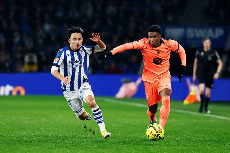 久保建英ケガの瞬間…じつは“バルサ選手もガク然”「9日間で3戦300分超→中4日スタメン」「昨日タケ、残念だったな」撮影カメラマンが見た全事実(10)