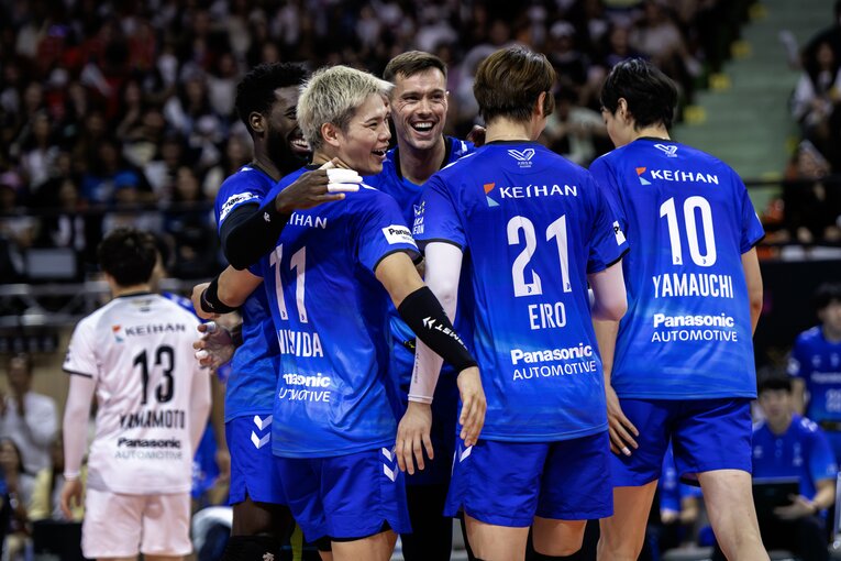 SVリーグ初代王者の座を狙う大阪ブルテオン。開幕戦では高橋藍を擁するサントリーサンバーズ大阪と対戦する ／ photograph by Takuya Sugiyama