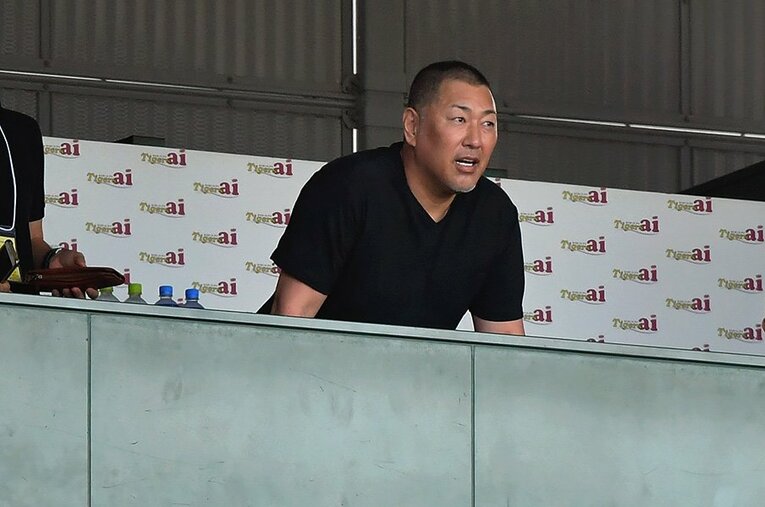 100回大会の決勝を観戦した清原和博氏。1985年夏の決勝で2本塁打を放ち、PL学園を優勝に導いた日と同じ8月21日だった。 ／ photograph by Hideki Sugiyama