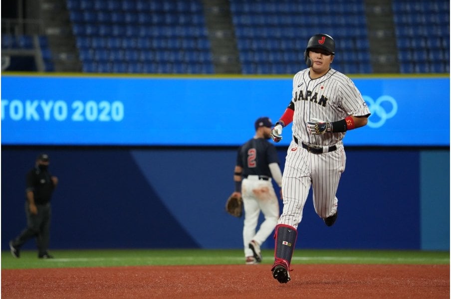 8番打者として村上は印象的な活躍を見せた　©JMPA