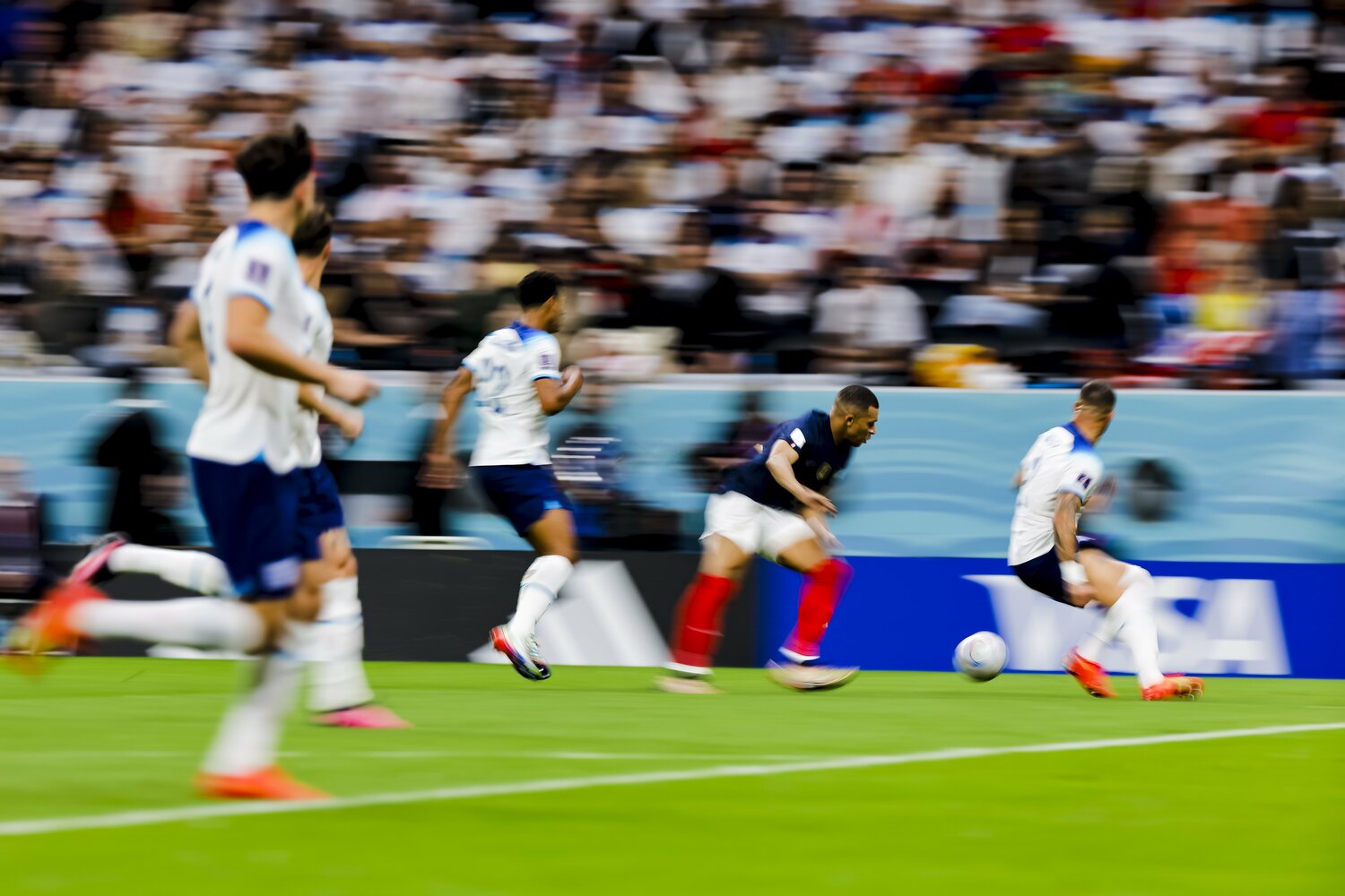 エムバペの突破　©Kiichi Matsumoto/JMPA