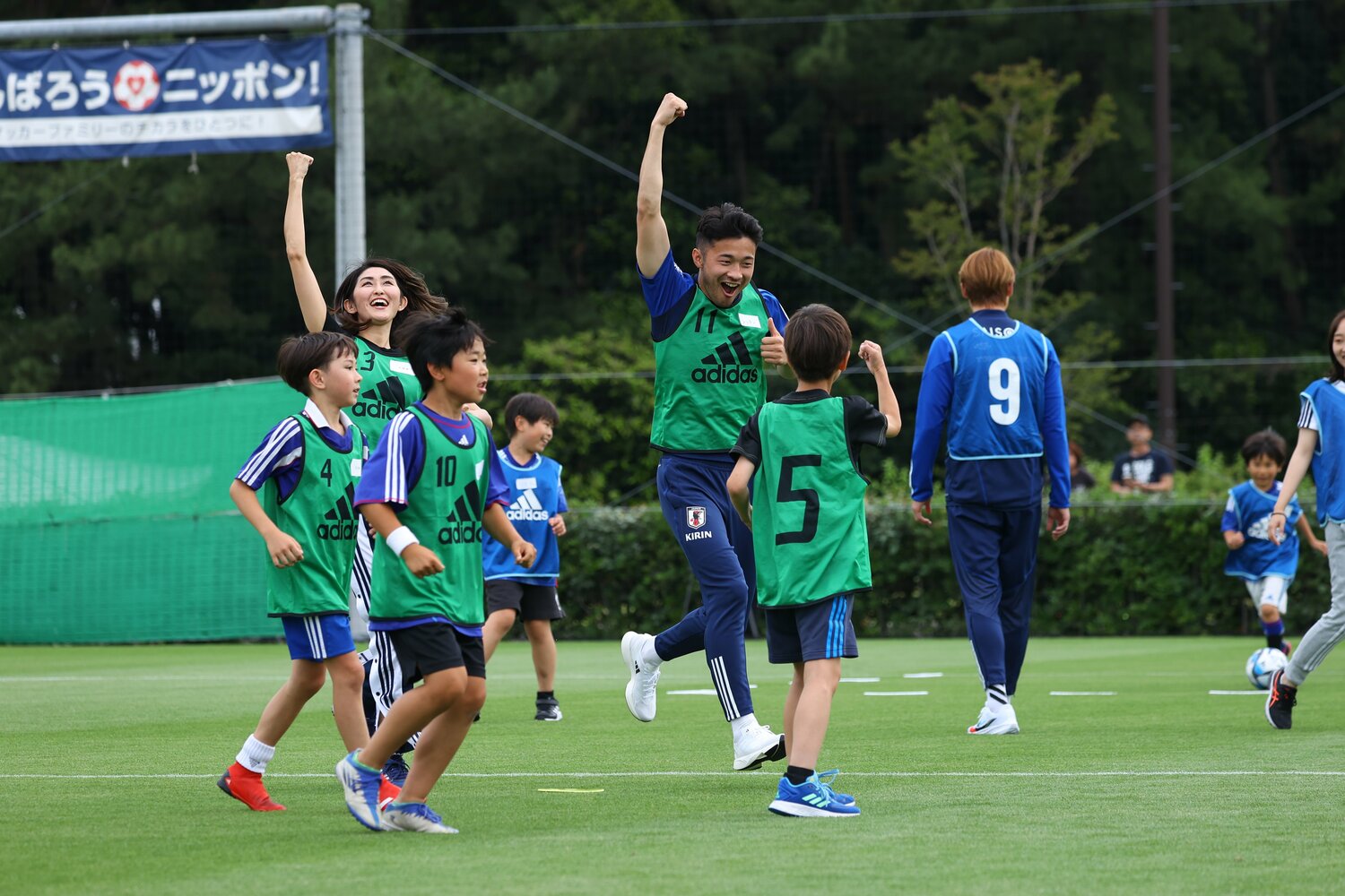 サッカー日本代表選手による「MOVE FOR THE PLANET」の活動の様子　adidas is the official supplier of the Japan National Team.