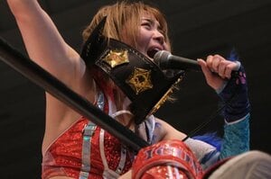「あの事件で、女子プロレスが野蛮だと…」明かされる“喧嘩マッチ”の舞台裏…映画公開でも話題の岩谷麻優は「ズタボロの時期」を乗り越えて