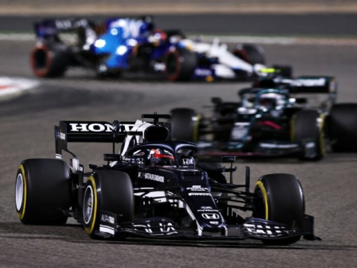 日本GPは鈴鹿で開催できるのか？ 角田裕毅がデビュー戦入賞したバーレーンGPに学ぶ、ニューノーマルなレース運営とは＜Number Web＞ photograph by Getty Images