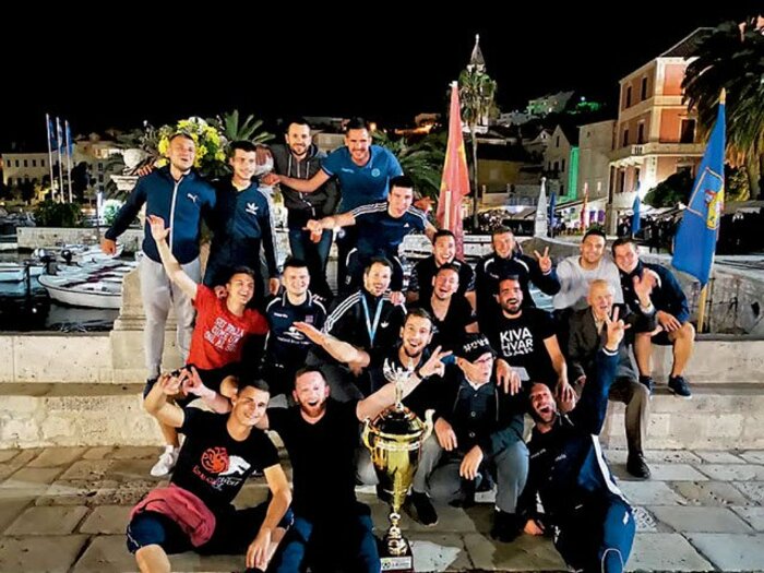 地中海に浮かぶ小さなフヴァル島は、“世界一のサッカー濃度”を誇る土地。＜Number Web＞ photograph by Facebook Nogometni Klub Hvar